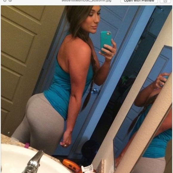 Meet your Posher, Kirby102102's closet (@kirby102 ... - Picture 16 of 16